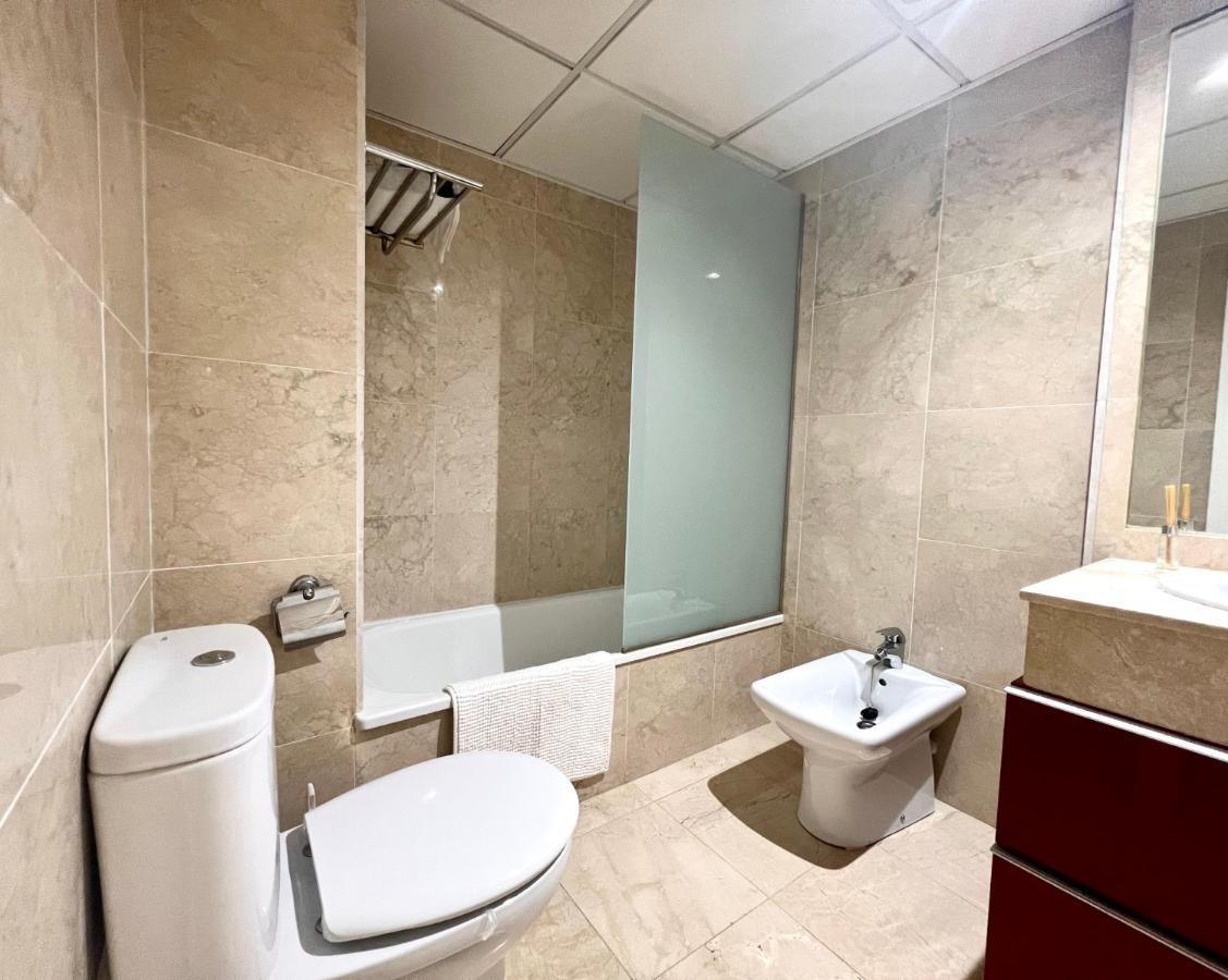 Moderno Apartamento Con Preciosas Vistas Al Mar En Urbanizacion Con Piscina - Rio Real 11 2G Marbella Exterior photo
