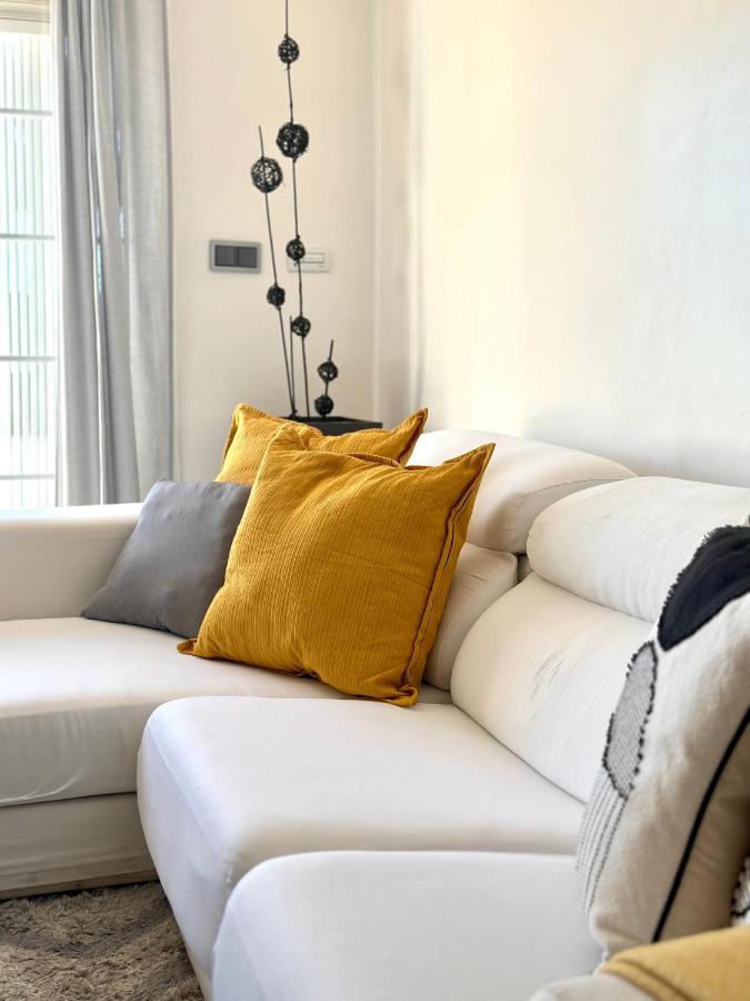 Moderno Apartamento Con Preciosas Vistas Al Mar En Urbanizacion Con Piscina - Rio Real 11 2G Marbella Exterior photo