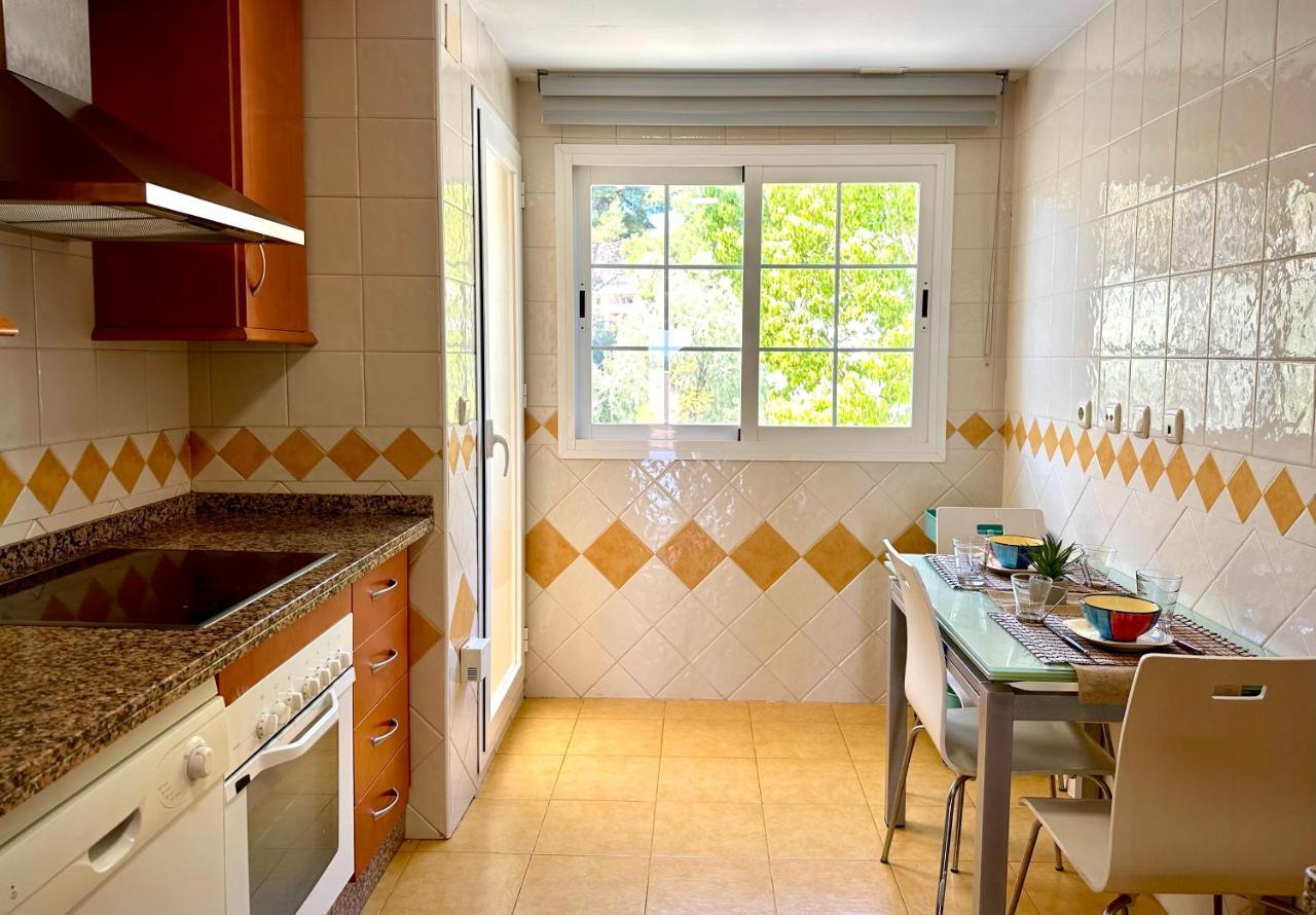 Moderno Apartamento Con Preciosas Vistas Al Mar En Urbanizacion Con Piscina - Rio Real 11 2G Marbella Exterior photo