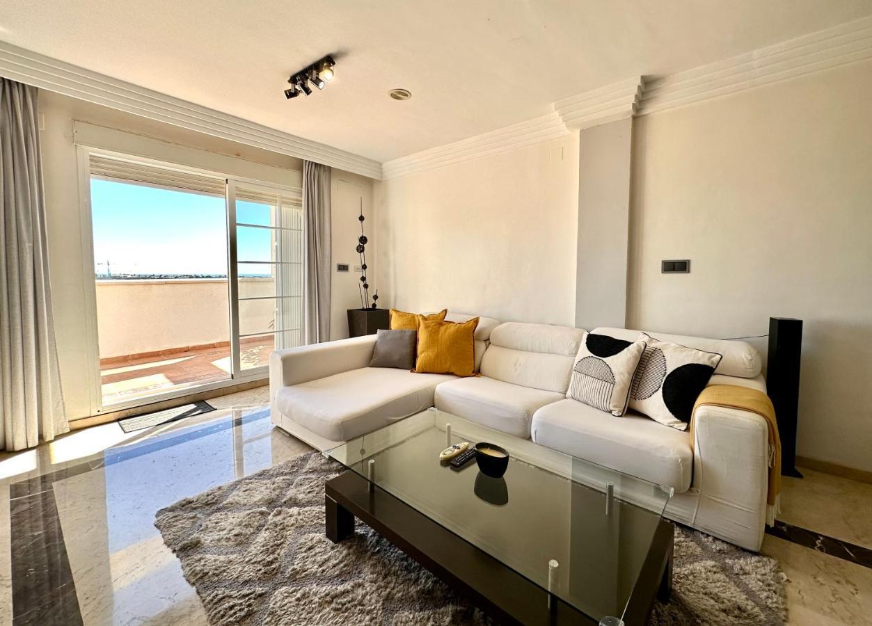 Moderno Apartamento Con Preciosas Vistas Al Mar En Urbanizacion Con Piscina - Rio Real 11 2G Marbella Exterior photo